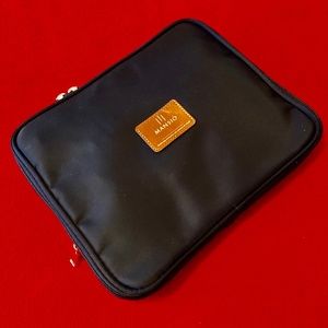 La Mansio Accessory Bag